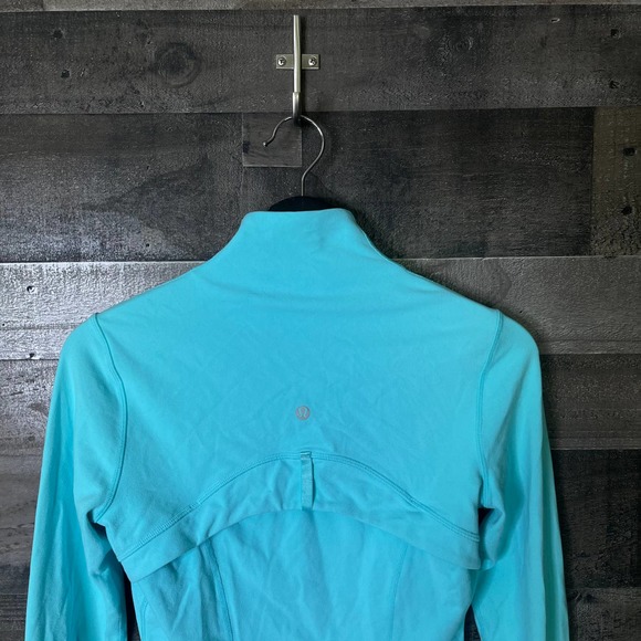 SOLD Lululemon Define Jacket 6 - Picture 7 of 9